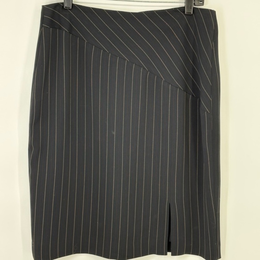 ♦️ Jones New York Black Pinstripe cream and burgundy Pencil Skirt